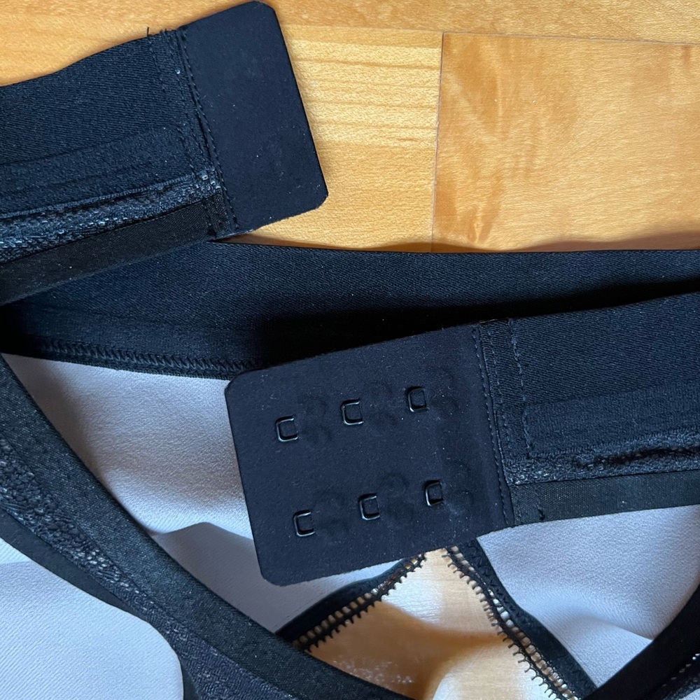 Lululemon Awake to lace Bra 32 C - Picture 7 of 7